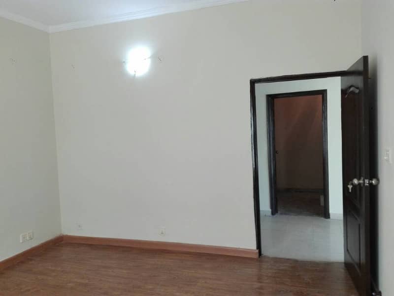 10-Marla 04-Bedroom With Basement House Available For Sale In Sector-C, Askari-10, Lahore Cantt. 32