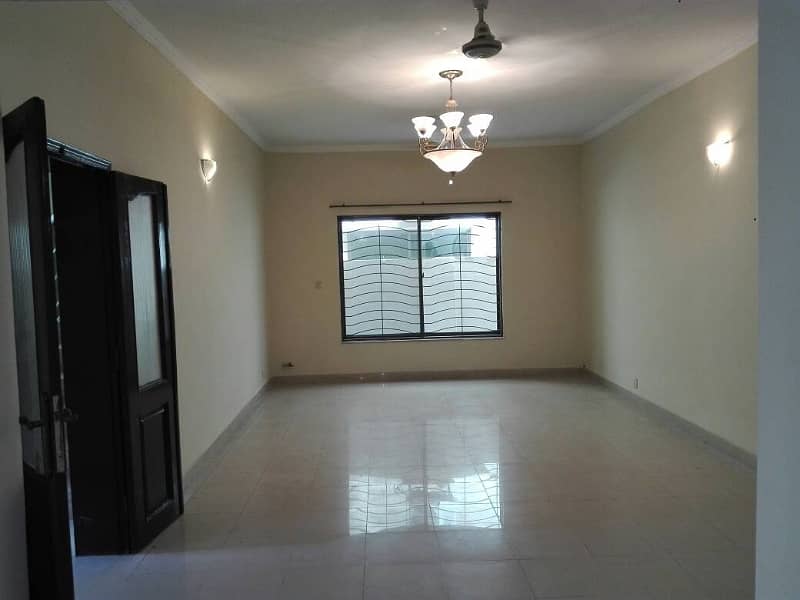 10-Marla 04-Bedroom With Basement House Available For Sale In Sector-C, Askari-10, Lahore Cantt. 39