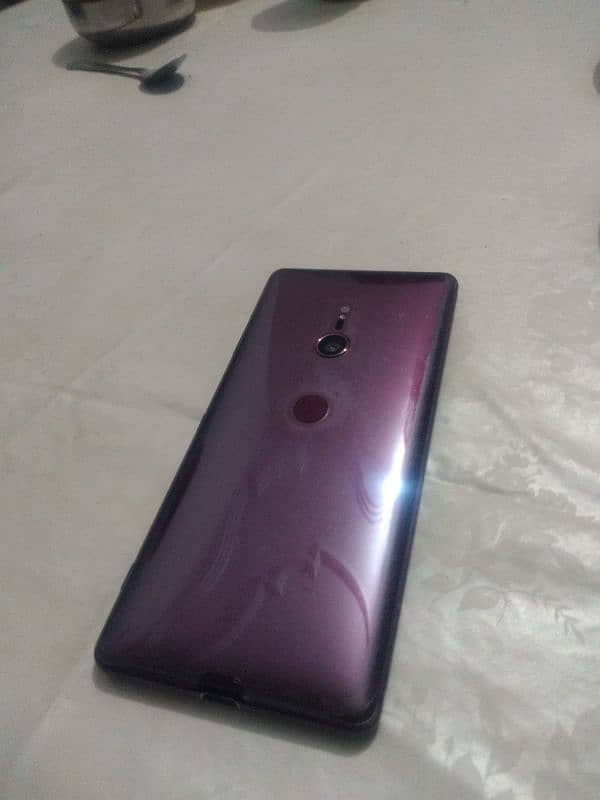 Sony xperia zx3 Only screen crack but No issue 0