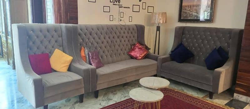 Sofa set in almost new condition 6