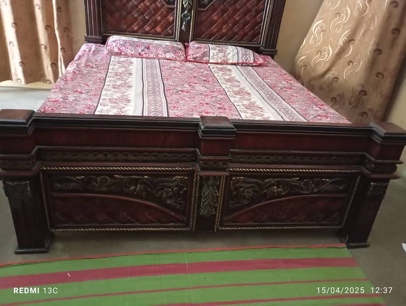 Good Quality Double Bed, Side Tables and Dressing Table for Sale 2