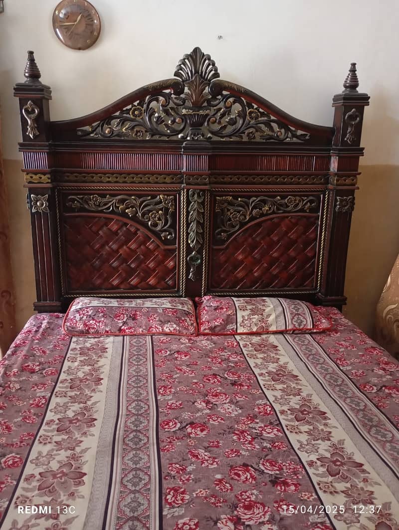 Good Quality Double Bed, Side Tables and Dressing Table for Sale 3