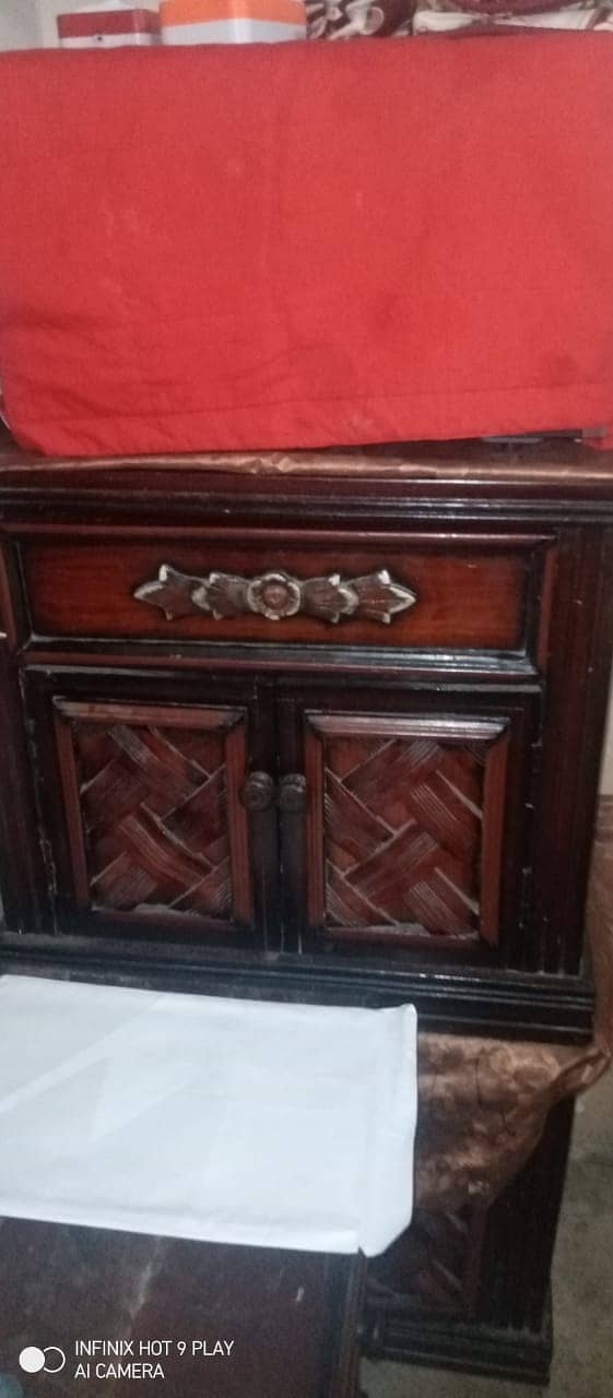 Good Quality Double Bed, Side Tables and Dressing Table for Sale 9