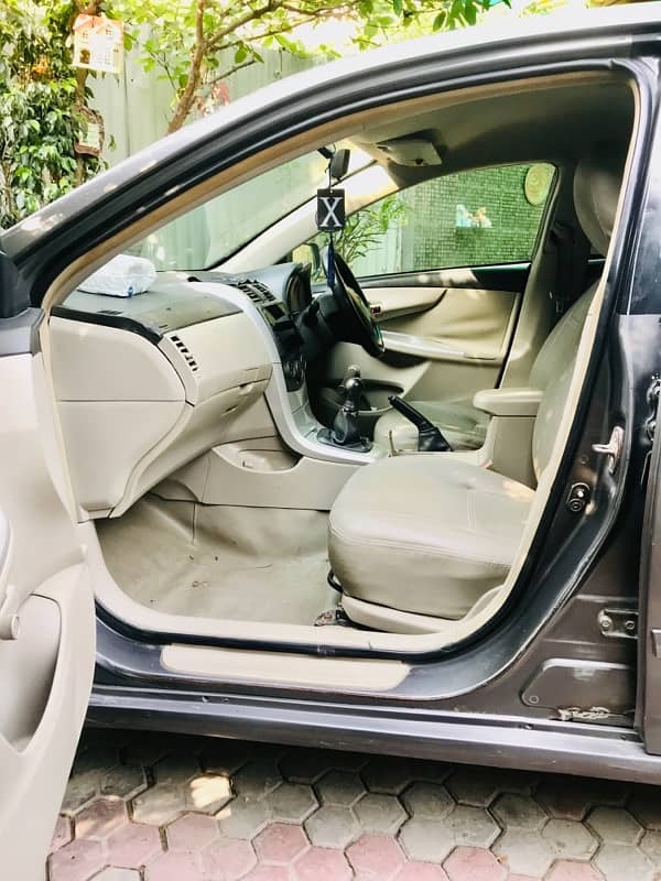 Toyota Corolla 2012 XLI vip no family car sale 8