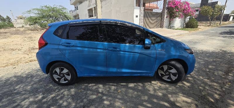 Honda Fit 2015 (Hybrid) 6