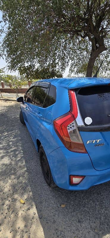 Honda Fit 2015 (Hybrid) 10