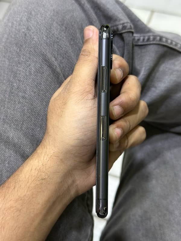 Iphone 11 pro PTA APPROVED 2