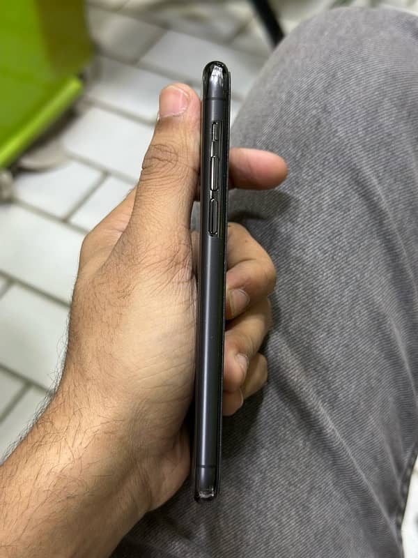 Iphone 11 pro PTA APPROVED 3