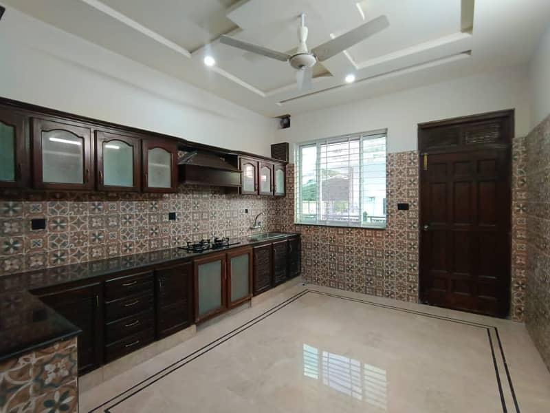 I-8 Upper Portion With Servant Is Available For Rent In Prime Location Of Islamabad 8