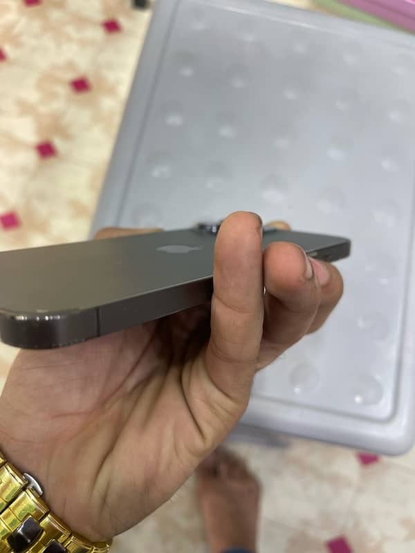 I phone 13 pro max With Box 6