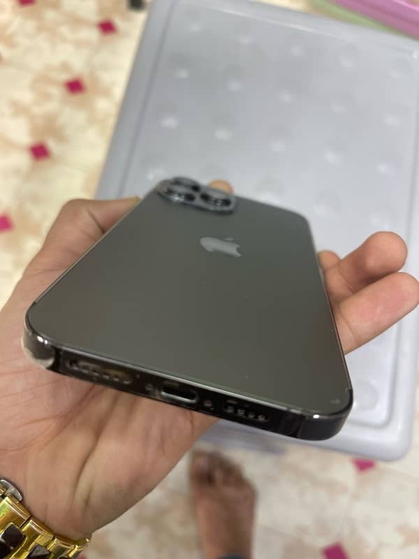 I phone 13 pro max With Box 7
