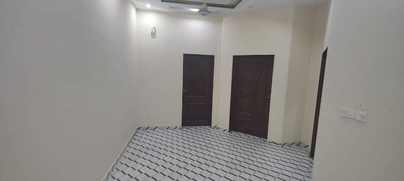 5 Marla lower portion available for rent in nasheman Iqbal phase 2 7