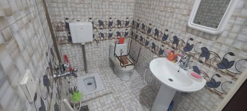 5 Marla lower portion available for rent in nasheman Iqbal phase 2 8