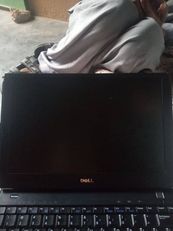 Dell Latitude e4200 Clean condition 3