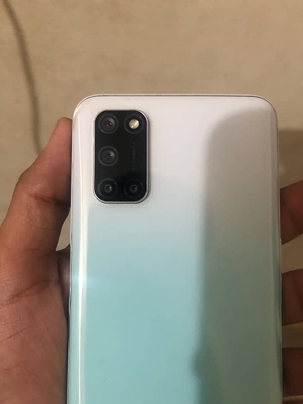 Oppo A52 4 rem 128 with box 10 by 09 Exchange kar sakte hu 1