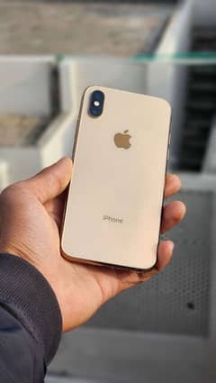 Iphone xs Gold color