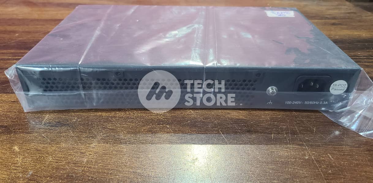Tplink TL-SG1016D 16-Port Gigabit Desktop/Rackmount Switch (Renewed) 3