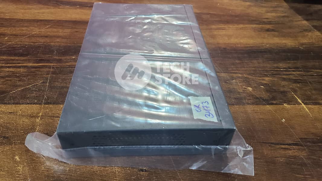 Tplink TL-SG1016D 16-Port Gigabit Desktop/Rackmount Switch (Renewed) 6