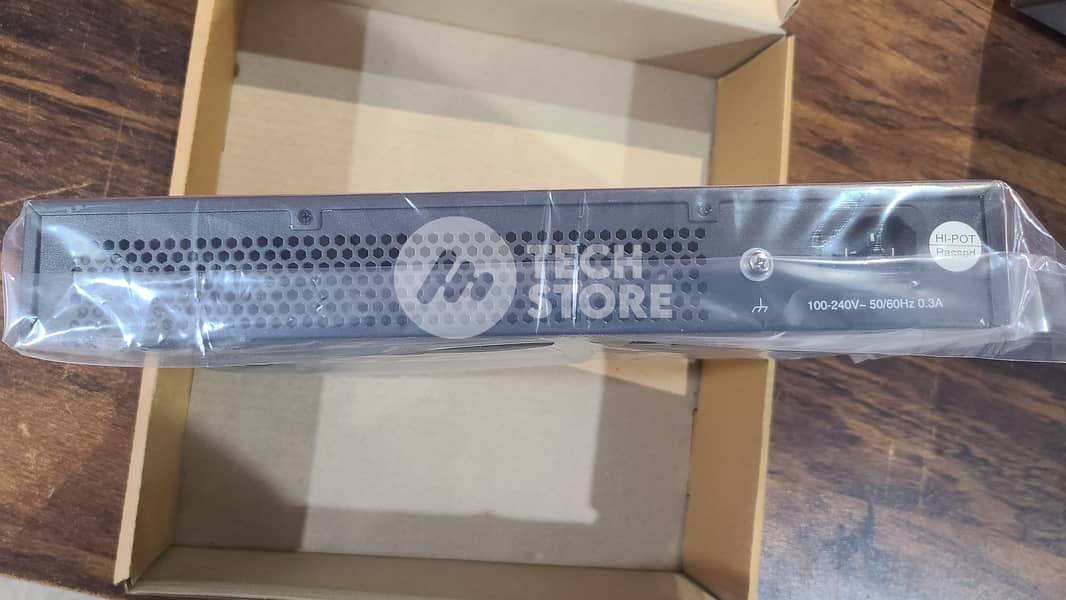Tplink TL-SG1016D 16-Port Gigabit Desktop/Rackmount Switch (Renewed) 12
