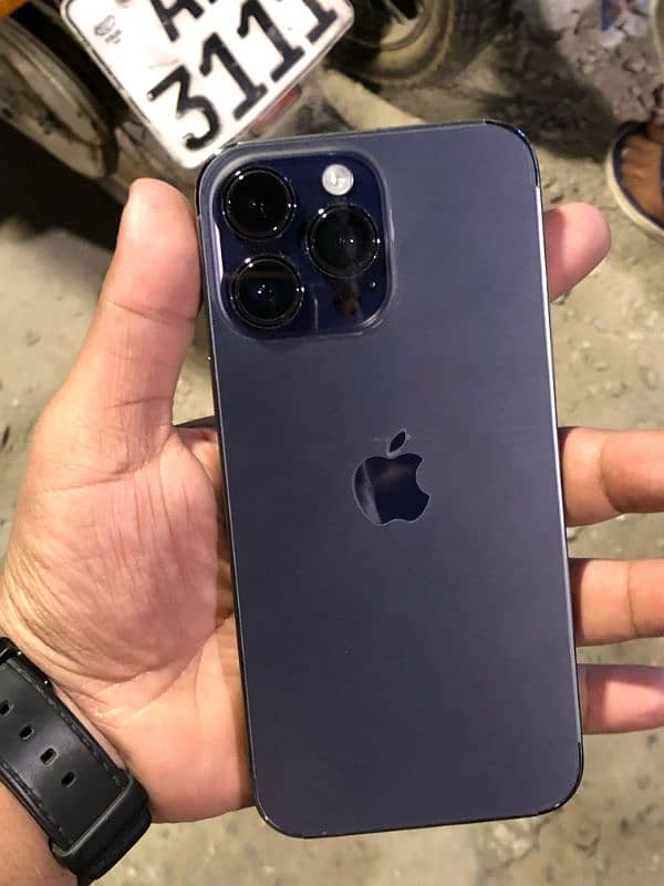 I Phone 14 Pro Max 1