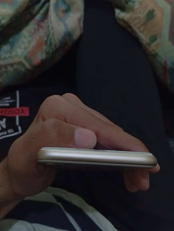 iPhone 7non pta 4