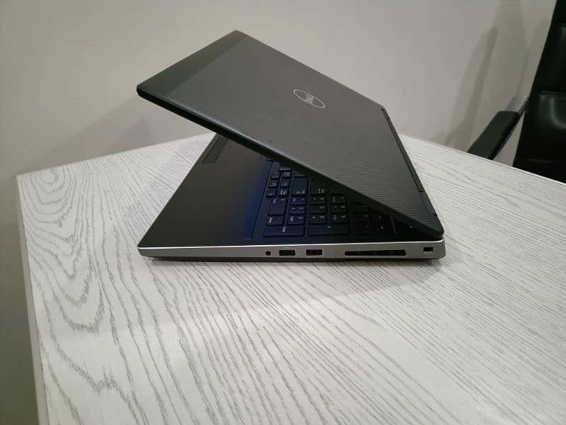Dell precision 7530 core i7 8th gen hexacore 4gb Nvidia P2000 15.6 4k 8
