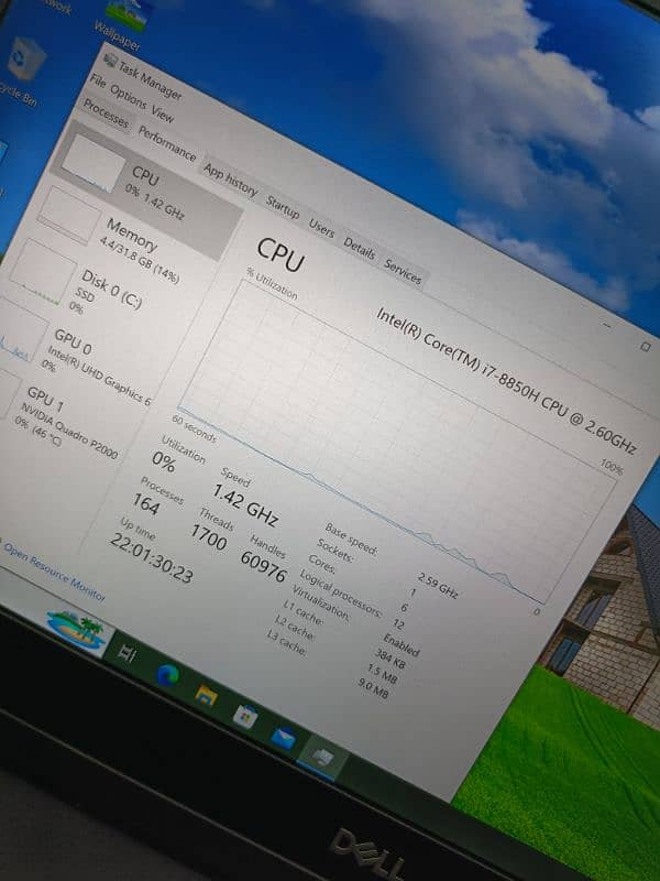 Dell precision 7530 core i7 8th gen hexacore 4gb Nvidia P2000 15.6 4k 16