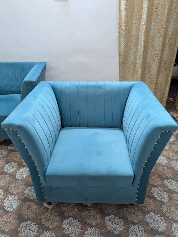 5 Seater Sofa Set (Like New) 9