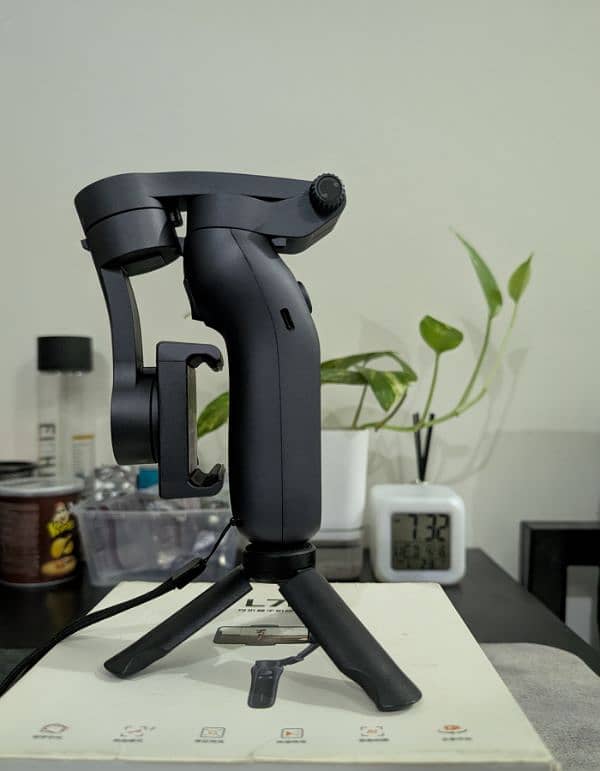 Gimbal for smartphone 1