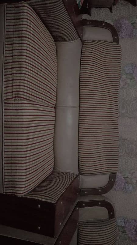 used sofa 10/10 condition 2