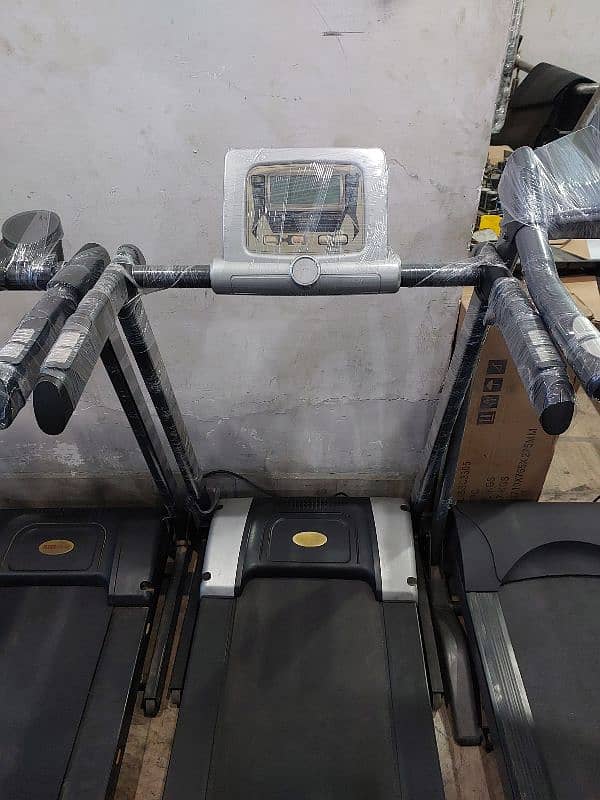 TREADMILL / RUNNING MACHINE / WALKING MACHINE / JOGGING MACHINE 18
