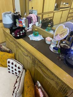 dressing table