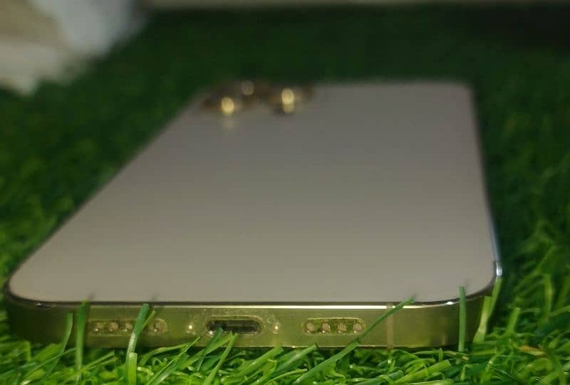 iphone 12 ,promax pta approved e sim 5