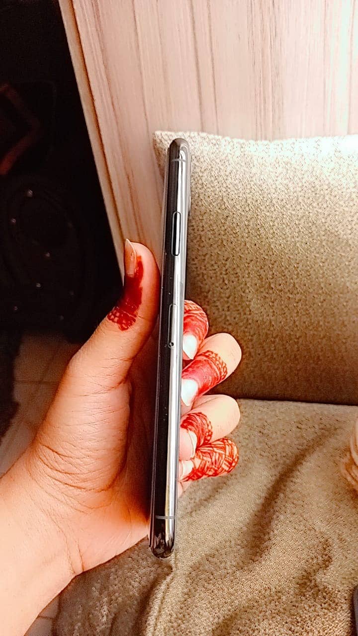 iPhone 11 Pro Max( Non pta) 3