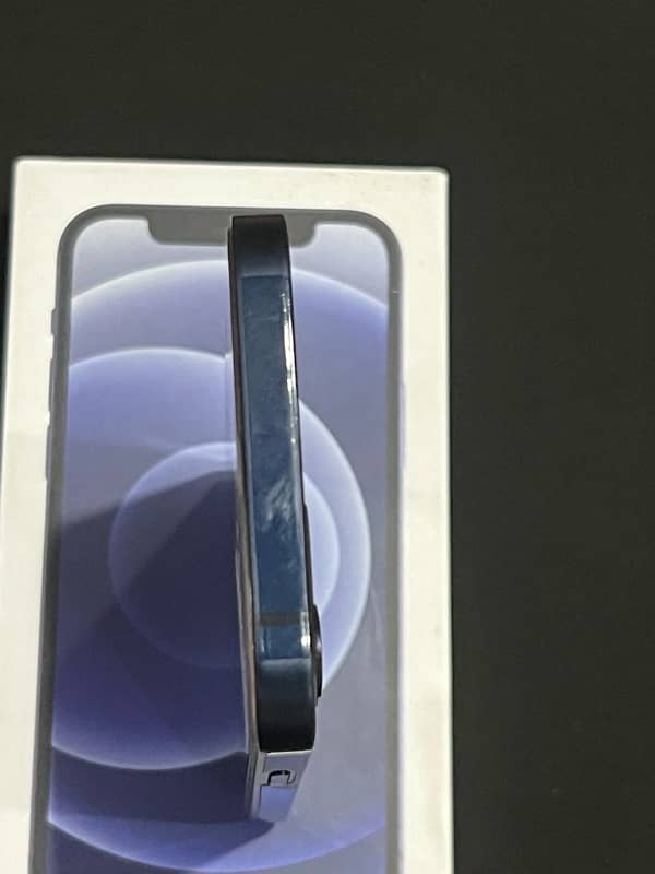 Iphone 12 (64Gb)(Factory unlock) with box 4