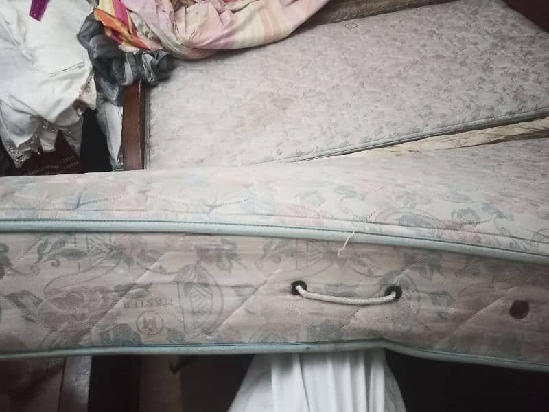 Two single bed with one side table good quality matress 5