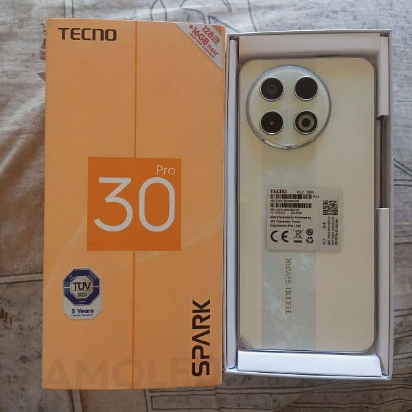 Tecno spark 30 pro 8/128 3