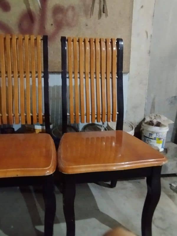 I want to sell dining table 1