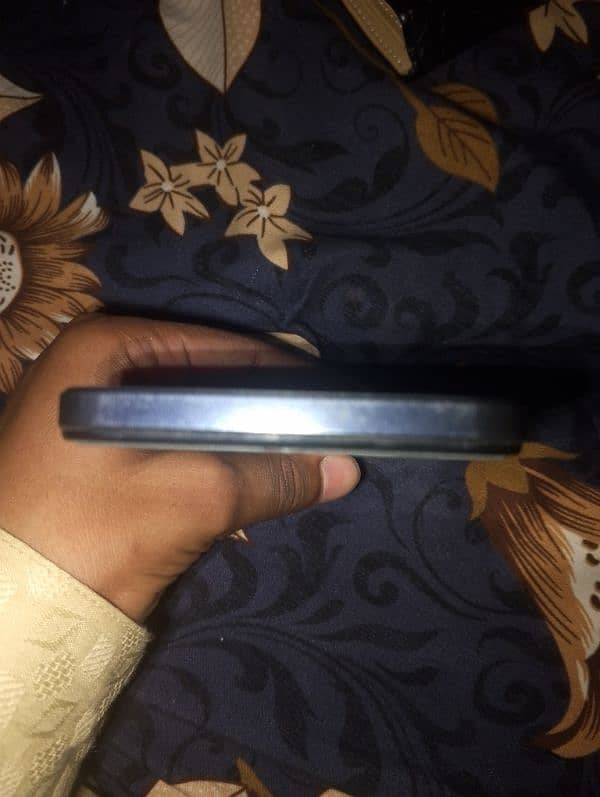 Infinix smart 7  Hd 4/64 with box contact number 03177223450 5