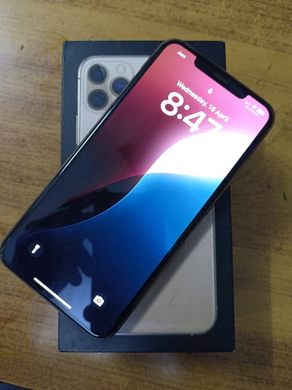 iPhone 11 pro Max gold dual physical approved 0