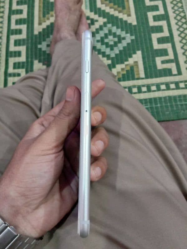i phone 7plus with orignal charger 2