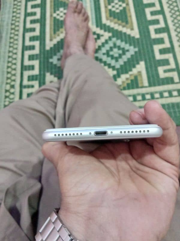 i phone 7plus with orignal charger 4