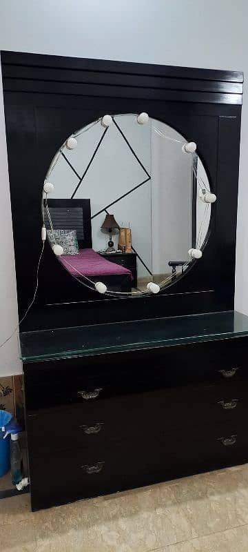 Dressing Table 0