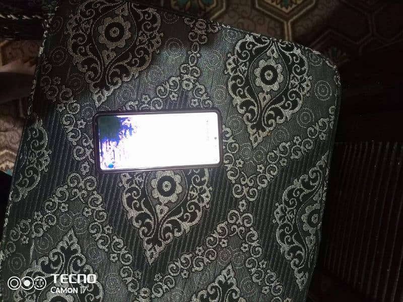 samsung A51 with box and original charger but panel shades 6