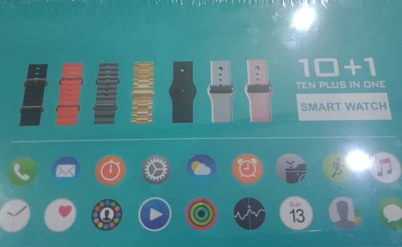 Crown H39 Smart Watch Gold Edition With 7 Straps Plus Earbuds 3