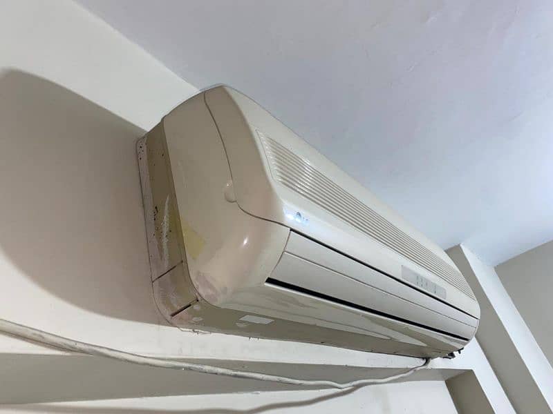 LG A/C Just Like New In 100% Working 1