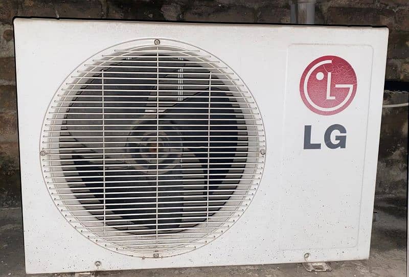 LG A/C Just Like New In 100% Working 5
