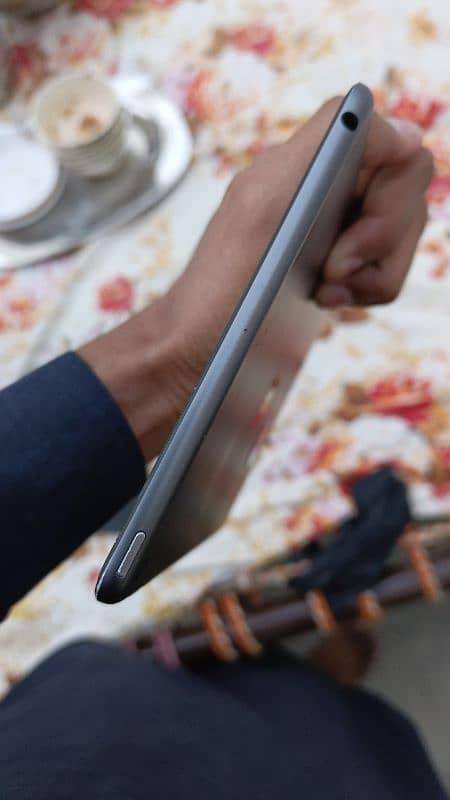 ipad mini 5 10/10 condition 3