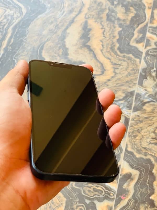 iPhone 13 lush condition 3