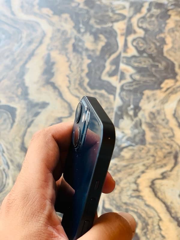 iPhone 13 lush condition 5